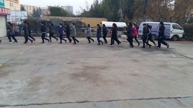 学员们出早操 学员们出早操