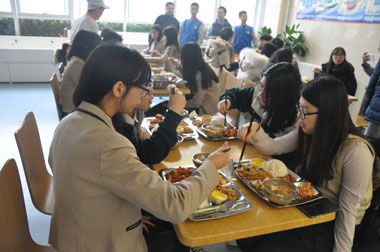 韩国学生就餐 韩国学生就餐