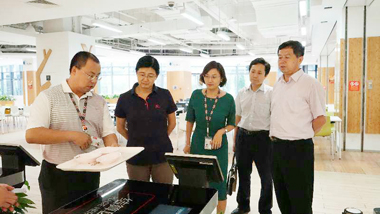 北京市海淀区副区长陈双莅临联想.健力源餐厅指导工作