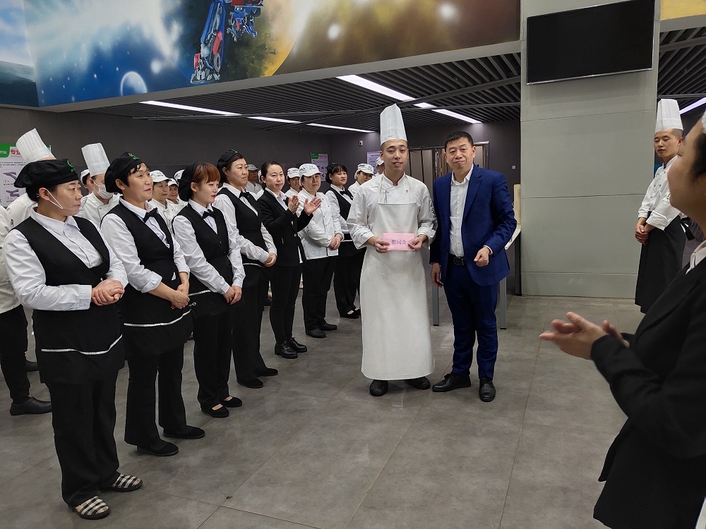 寒冬腊月,温暖融融——公司工会开展困难员工救助活动
