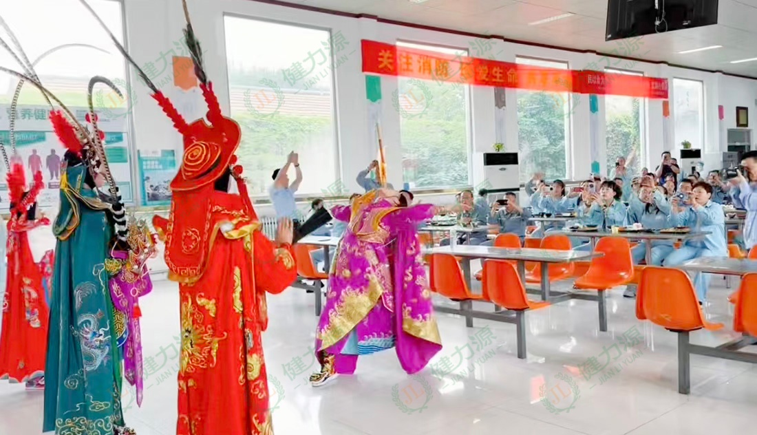 精彩的现场表演 (1).jpg