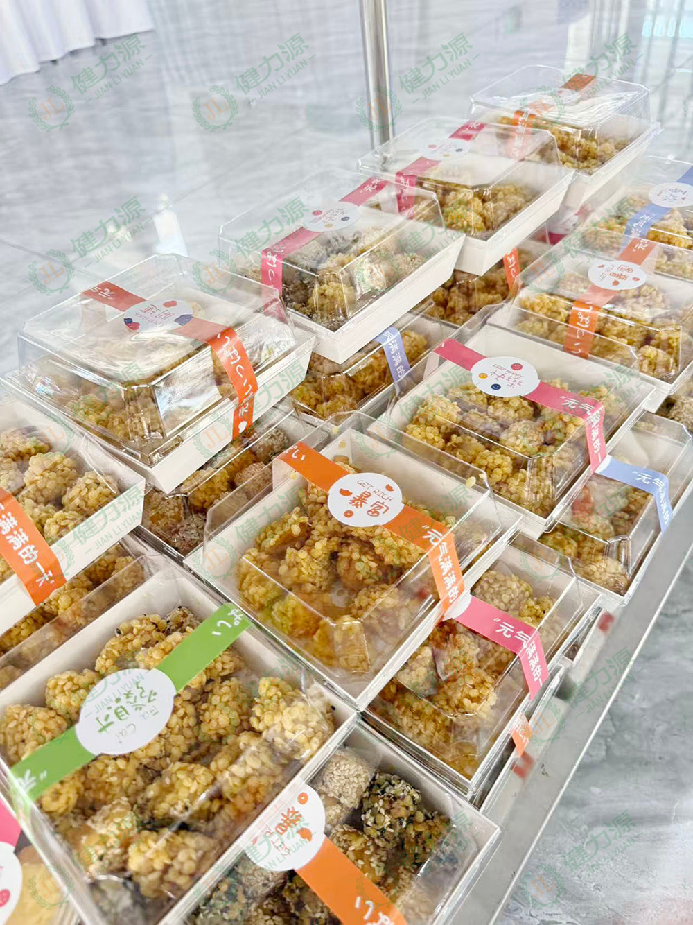 餐厅准备了不同样式的小饼干 (1).jpg