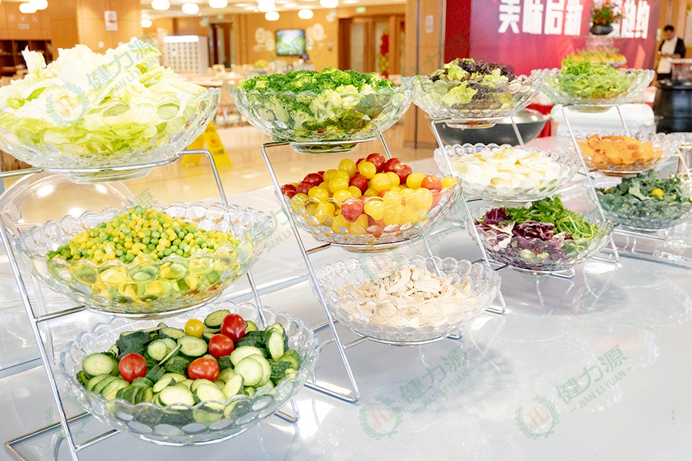 餐厅准备的自助菜品 (1).jpg