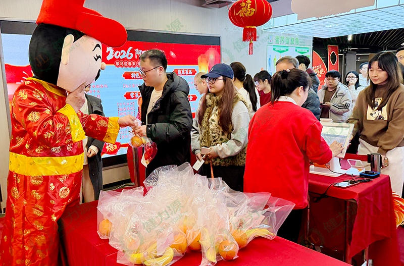 餐厅美食节现场人气爆棚 (1).jpg