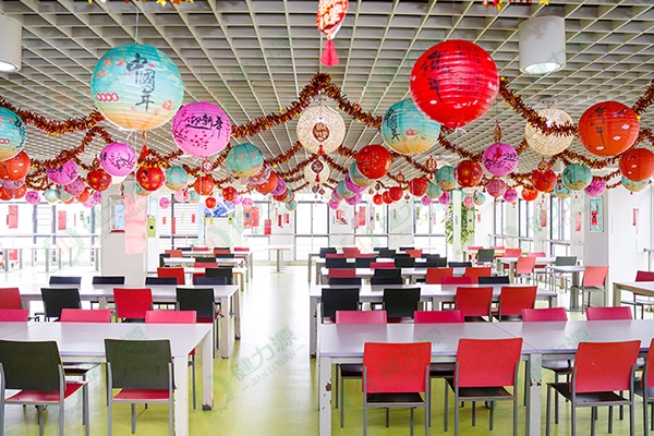 餐厅布置的元宵节装饰2 (1).jpg